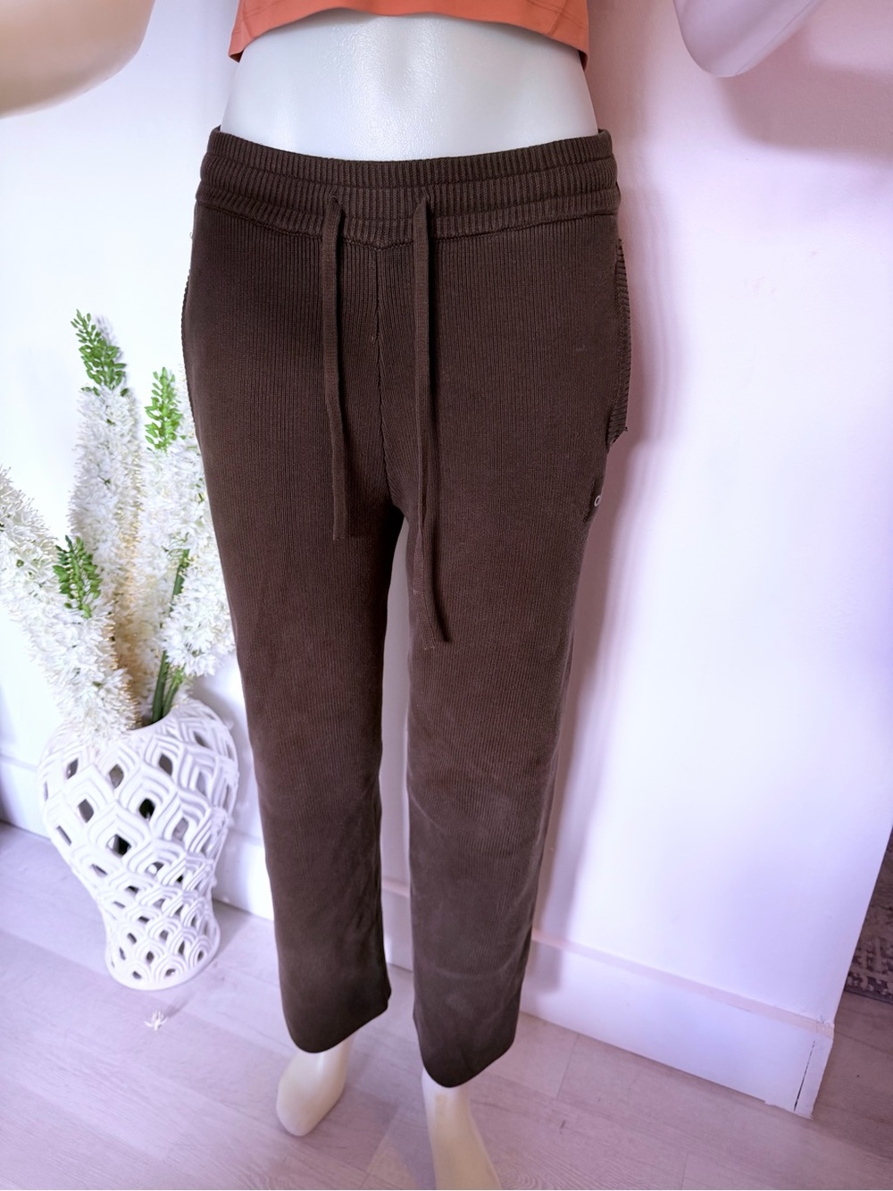 Alo Yoga Scholar Straight Leg Sweatpants Brown Size S Ribbed Knit M5171R